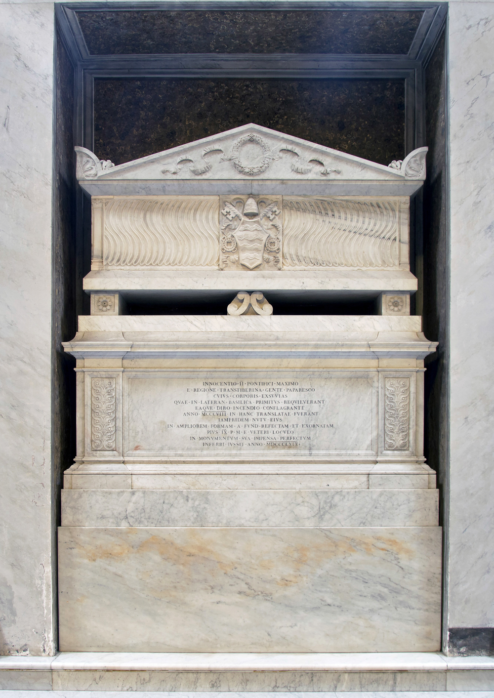 Tomb_of_Innocentius_II